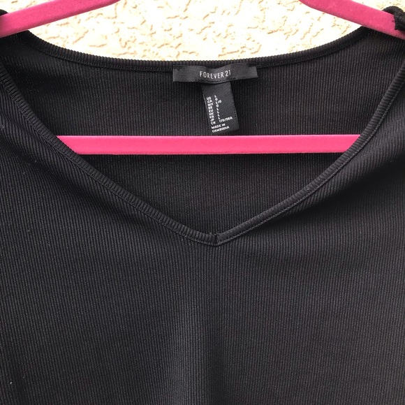 Black Long Sleeve Crop Top - Picture 3 of 5